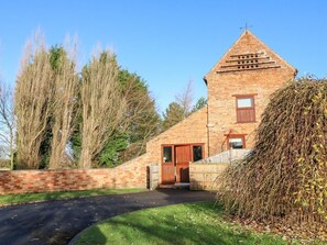 Exterior - Dovecote Field House Farm, Collingham (Brough)