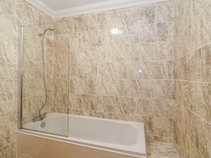 Shower - Stapleton Farm Bungalow, Alderholt (Fordingbridge)
