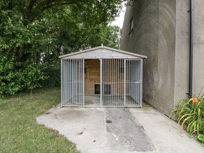 Exterior - The Byre is in St Brides Major (Bridgend)