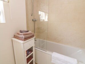 Shower - The Byre, Hollington, Derbyshire (Ashbourne)