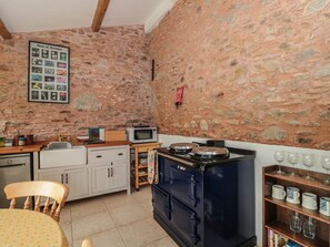 Private kitchen - The Barn, Spaxton Retreat (Bridgwater)