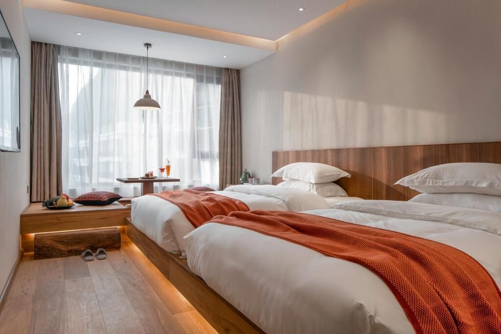 Comfort Twin Room, City View