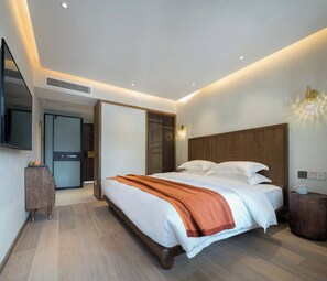 Comfort tweepersoonskamer, balkon, uitzicht op stad | Verduisterende gordijnen, geluiddichte muren