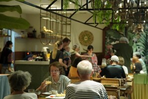 Dining - Yangshuo Lisa's Hotel (Guilin)
