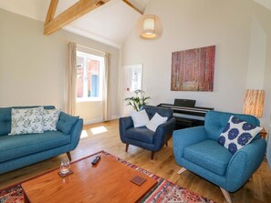Living area - Petal Cottage, Tuxford (Newark)