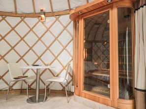 Dining - Island Yurt, Beckford (Tewkesbury)