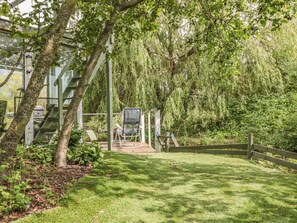 Property grounds - Island Yurt, Beckford (Tewkesbury)
