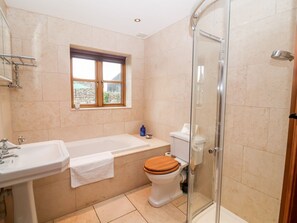 Shower - Mistal Cottage, Husthwaite (York)
