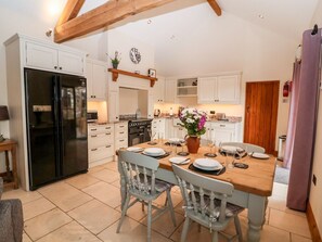 Dishwasher, highchair - Mistal Cottage, Husthwaite (York)