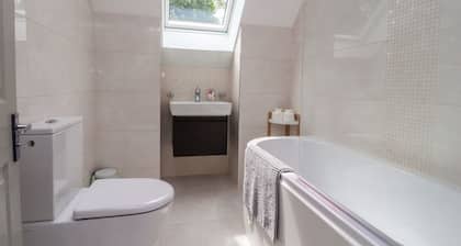 Low Orchard House, Chipping