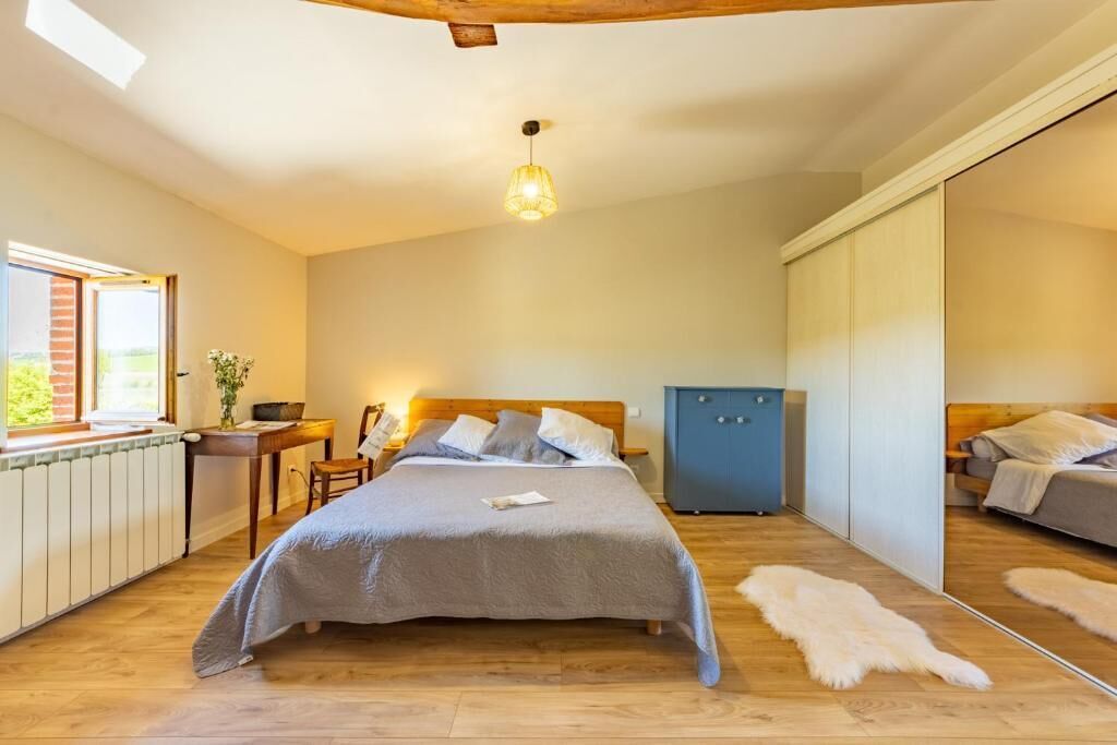 Kolmen hengen comfort-huone, näköala puutarhaan