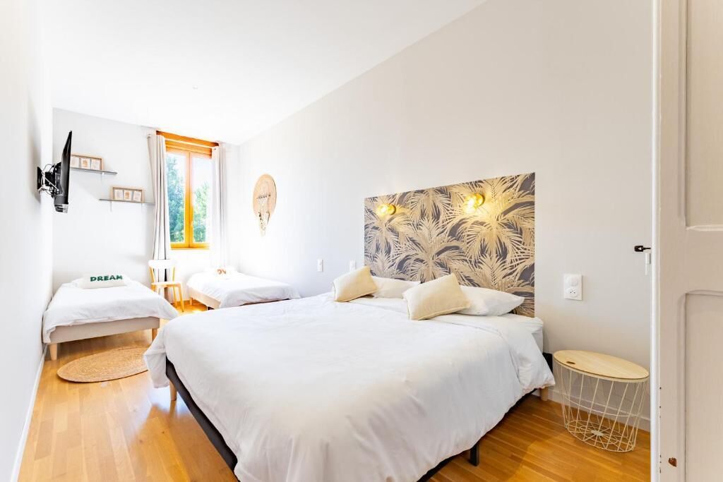 Neljän hengen comfort-huone, näköala puistoon