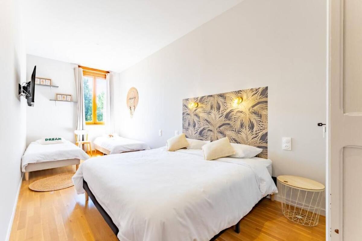 Neljän hengen comfort-huone, näköala puistoon