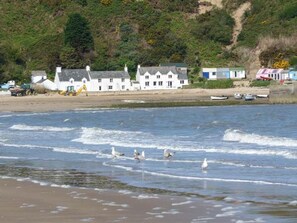 Beach - Charming Dolfor Retreat in Nefyn (Pwllheli)