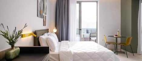 Premium Apartment, Balcony, City View