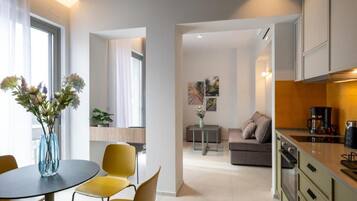 Appartamento Premium, balcone, vista città | Interni