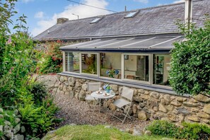 Outdoor dining - Hwylfa'r Groes, Talybont (Talybont)