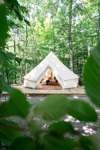 Romantic Oasis: Luxury Glamping Retreat in the Heart of Ontario's Natural Beauty