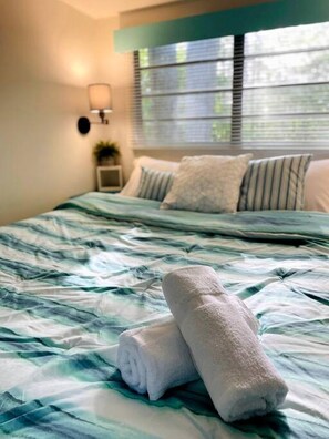 1 bedroom, WiFi, bed sheets - Gorgeous and Unique Glamping Caravan near Miller Lake, Perfect for a Weekend of Swimming and Hiking (Miller Lake)