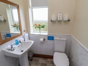 Shower - The Retreat, Embleton (Alnwick)