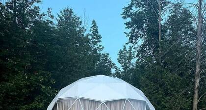 Nordic Luxe Geodome Retreat with Skylight & Forest Views near Tobermory, Ontario