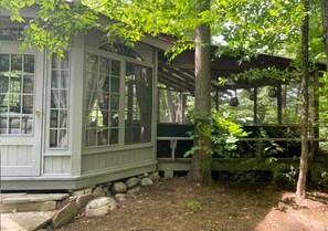 Terrace/patio - Secluded Lakeside Gazebo on Private Lake Surrounded by Nature, Ontario (Hastings)