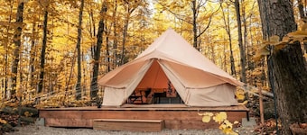 Tranquil Forest Oasis: Fabulous Bell Tent for Two near Tobermory, Canada