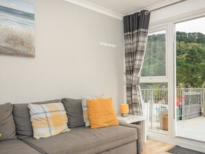 Living area - Shells Cottage, Looe (Looe)