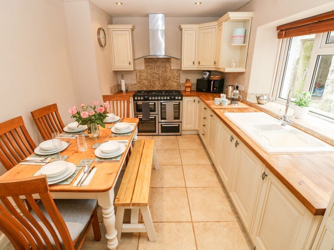 Dishwasher, high chair