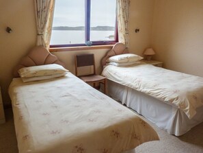 Room - 1 Bayview Bungalow, Poolewe (Achnasheen)