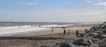 8 WILTON ROAD, open-fire, WiFi in Hornsea