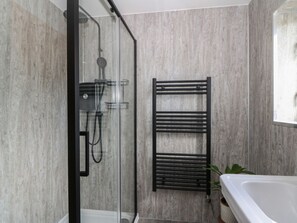 Shower - Red Kite Cottage, Howey (Llandrindod Wells)