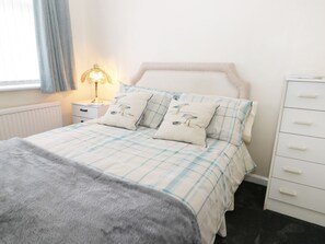 WiFi - Seaspray: Coastal Retreat with Views (Withernsea)