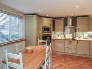 Dining - Secret Garden (2 bedrooms), Bridlington (Bridlington)