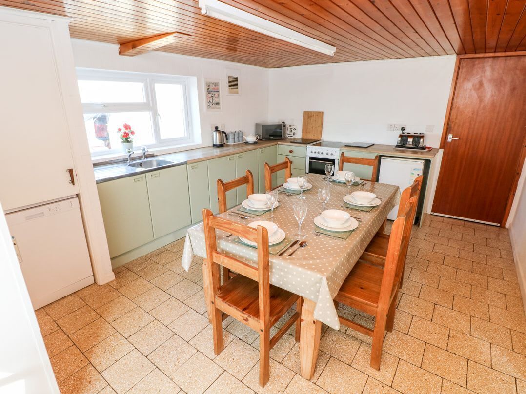 Dishwasher, high chair