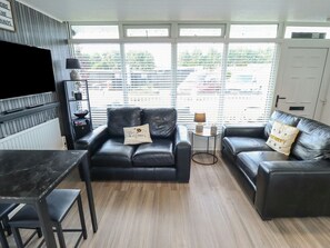 Living area - 3 Cherry Blossom, Chapel St Leonards (Skegness)