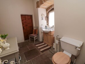 Shower - Snape Castle Under Croft and Gardens, Bedale (Bedale)