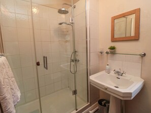 Shower - Snape Castle Under Croft and Gardens, Bedale (Bedale)