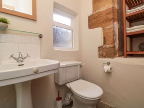 Shower - Snape Castle Under Croft and Gardens, Bedale (Bedale)