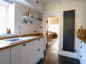 Dishwasher - Charming Glan yr Afon Retreat (Tywyn)