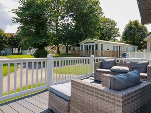 Terrace/patio - Meadow 46 at Trevella Park, Crantock (Newquay)