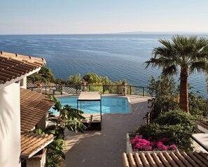 Outdoor pool - Villa Yiannis - 2 bedroom villa with private pool & Sea view (Zakinthos)