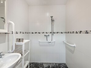 Shower - Willow, Maiden Newton (Dorchester)