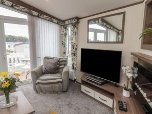 Living area - 47 The Drake Forgetmenot, Cayton Bay (United Kingdom)