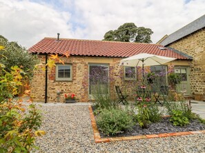 Exterior - WALLERTHWAITE BARN COTTAGE - A Romantic Getaway (Harrogate)