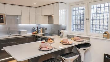 Dishwasher, highchair