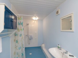 Shower - Holyrood Lodge in Bridlington. (Bridlington)