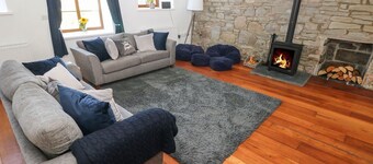 Dalton Cottage is in Llansaint