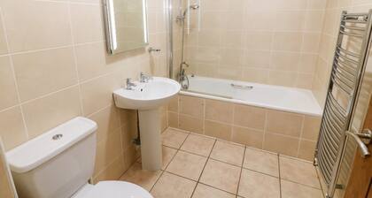2 Llys Rhostrefor, Benllech