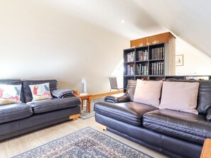 Living area - The Studio, Horseshoe Cottage, Fulbourn (Fulbourn)